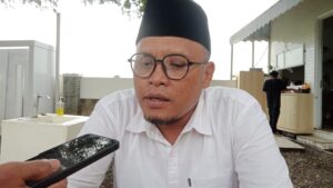 Wakil Ketua DPRD Kota Tasikmalaya, H Wahid S.Pd, saat diwawancara wartawan, sabtu (12/4/2025)